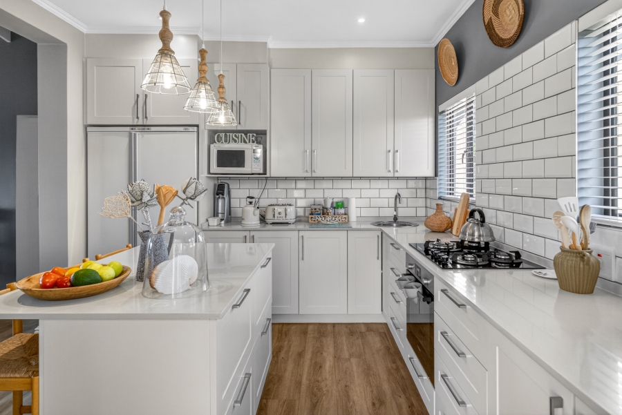 3 Bedroom Property for Sale in Baron View Western Cape